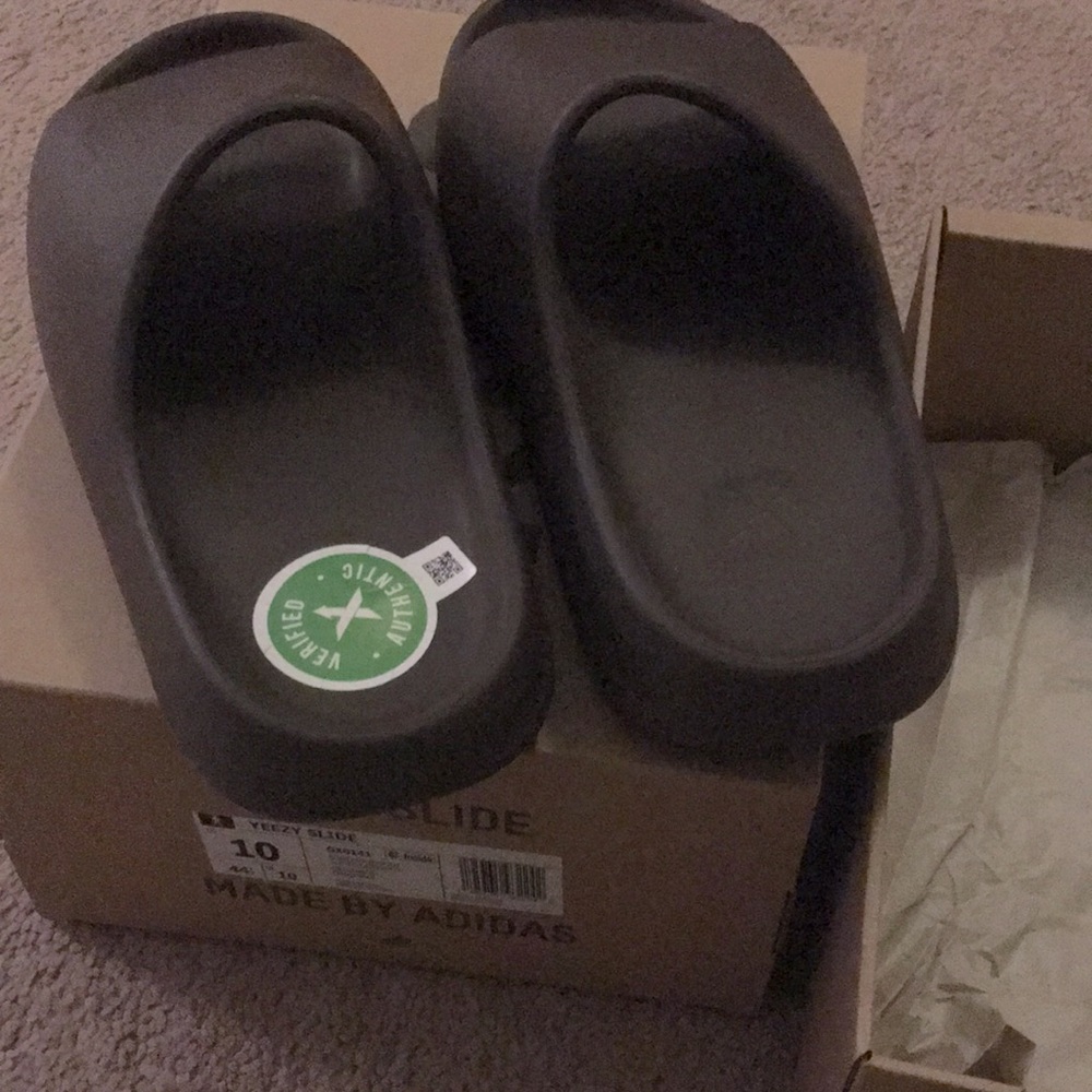 Yeezy Slides, brown and size 10